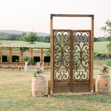 Puesta Del Sol wedding ceremony site. A wedding venue near Winchester, VA