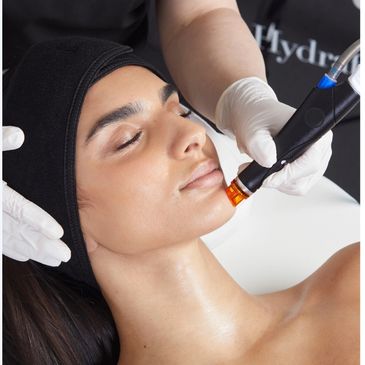 Get the Best Skin of Your Life
Our non-invasive treatment improves skin health, addresses individual