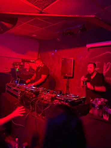 Opening for DJ DNOY @lepop