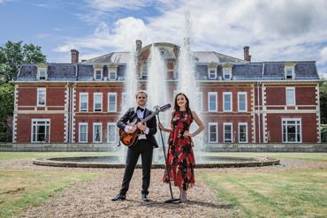 jazz duo with guitar and vocals at wedding venue
