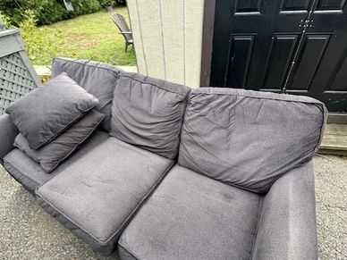 Couch removal in Masachusetts