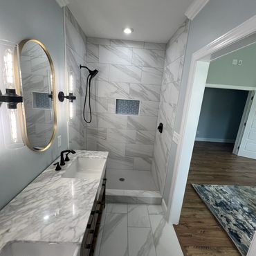 New tile shower with niche inlay