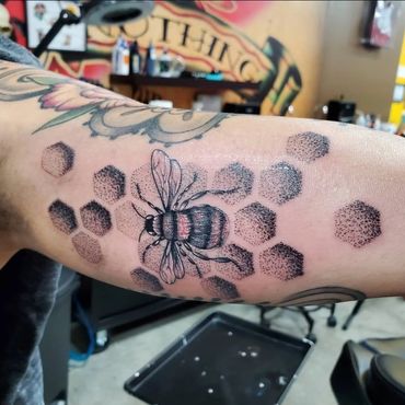 Bee black and gray tattoo, Nashville Ink, Rose