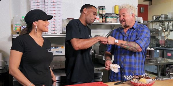 Smitty's Wings and Things | As Seen on Diners, Drive-Ins and Dives with Guy Fieri 