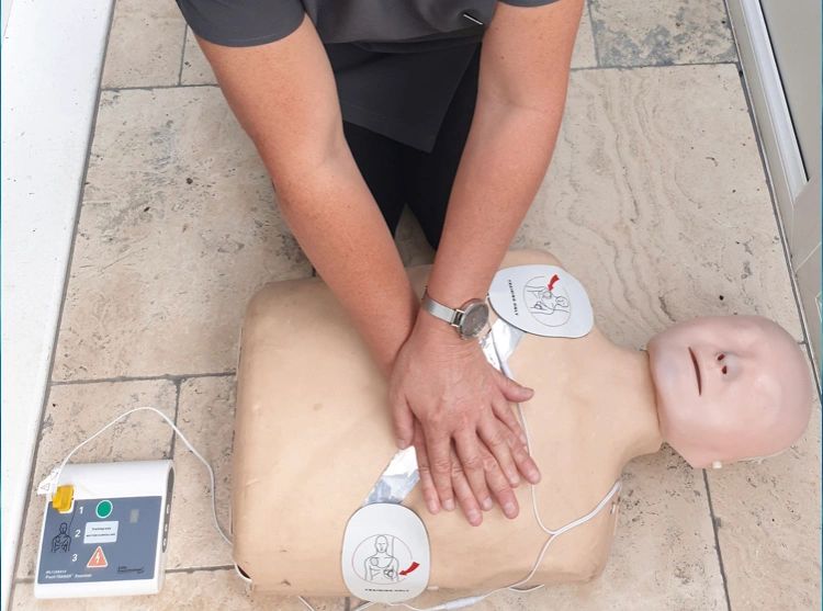 RYA First Aid Course delivering CPR training