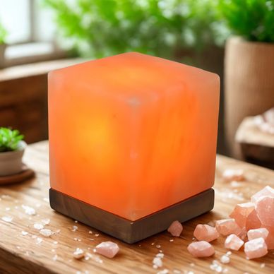 Cube Shape Salt lamps from Himalaya Pakistan Manufacturer. Khewra Salt mines Natural Rock Salt.