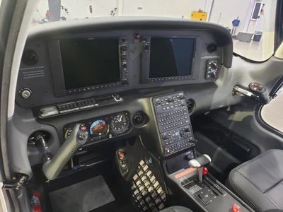 SR20 cockpit
