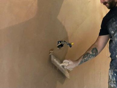 Plastering/rendering