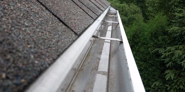 Cleaning Gutters, house washing and power washing in Greensburg, Monroeville areas.