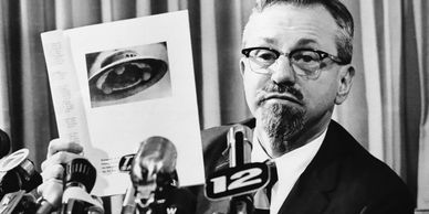 source:https://i1.wp.com/www.dailygrail.com/wp-content/uploads/2017/11/allen-hynek.jpg?resize=1200%2