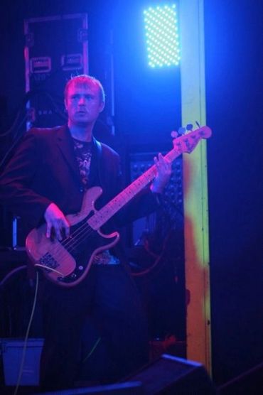 Espen Skaar a Bassist from "Dreaming While Awake" a new IndieTronica Band from San Francisco, CALI