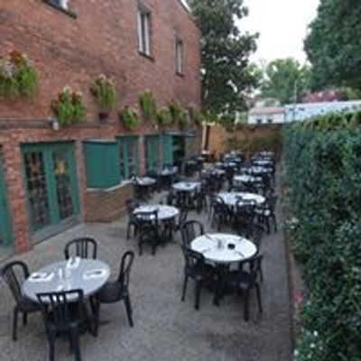 Bristol Bar and Grille patio dining