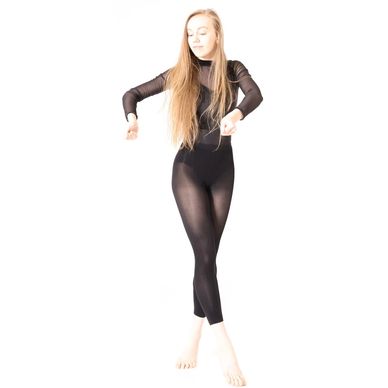 ballerina on tip toes