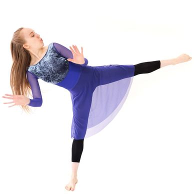ballerina with leg extended
