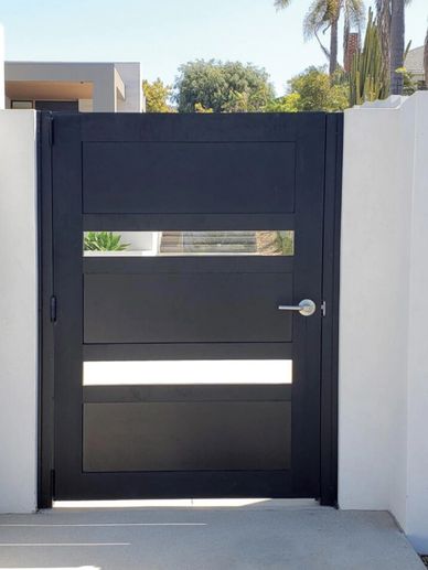 Large horizontal panel design