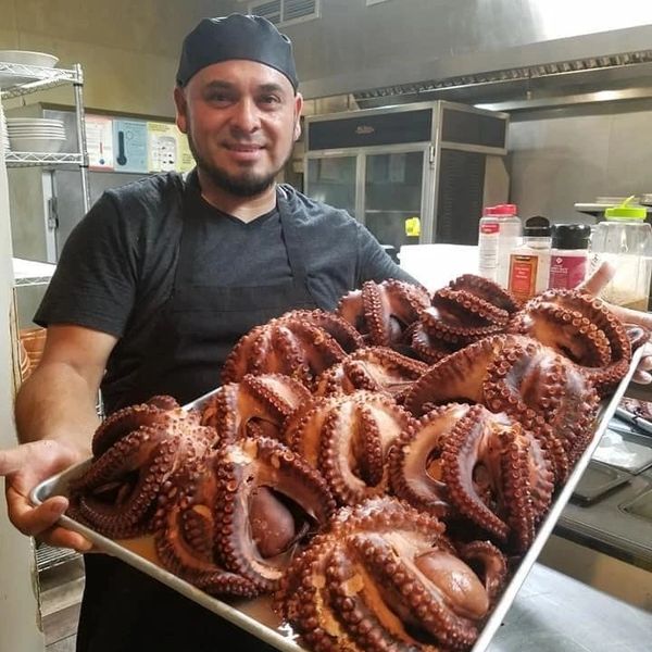 Nuestro propietario  el señor Arturo Y. siempre está a la orden para complacer a nuestros clientes