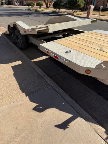 22 foot tilt equipment trailer in Lubbock Texas for hauling skid steers and construction equipment
