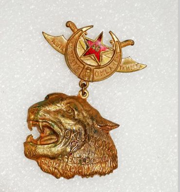 RARE SHRINERS INDIA NEW STATE OKLAHOMA TEMPLE ? A GENTLE CALL FROM INDIA PIN Brass Tiger