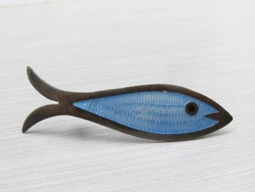 MEXICAN STERLING SILVER AND BLUE GUILLOCHE ENAMEL FISH PIN BROOCH MEXICO