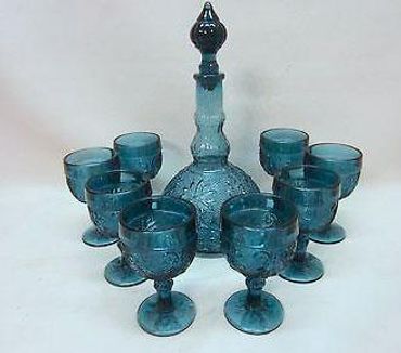 INDIANA TIARA SANDWICH GLASS WINE DECANTER 8 CORDIAL GOBLETS BICENTENNIAL TEAL BLUE