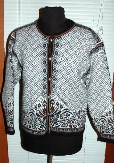 Dale of Norway Cardigan Sweater excellent condition Ladies Med