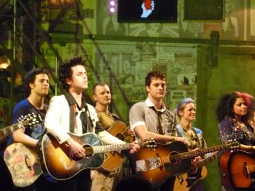Billie Joe Armstrong joins the cast of American Idiot and performs on stage