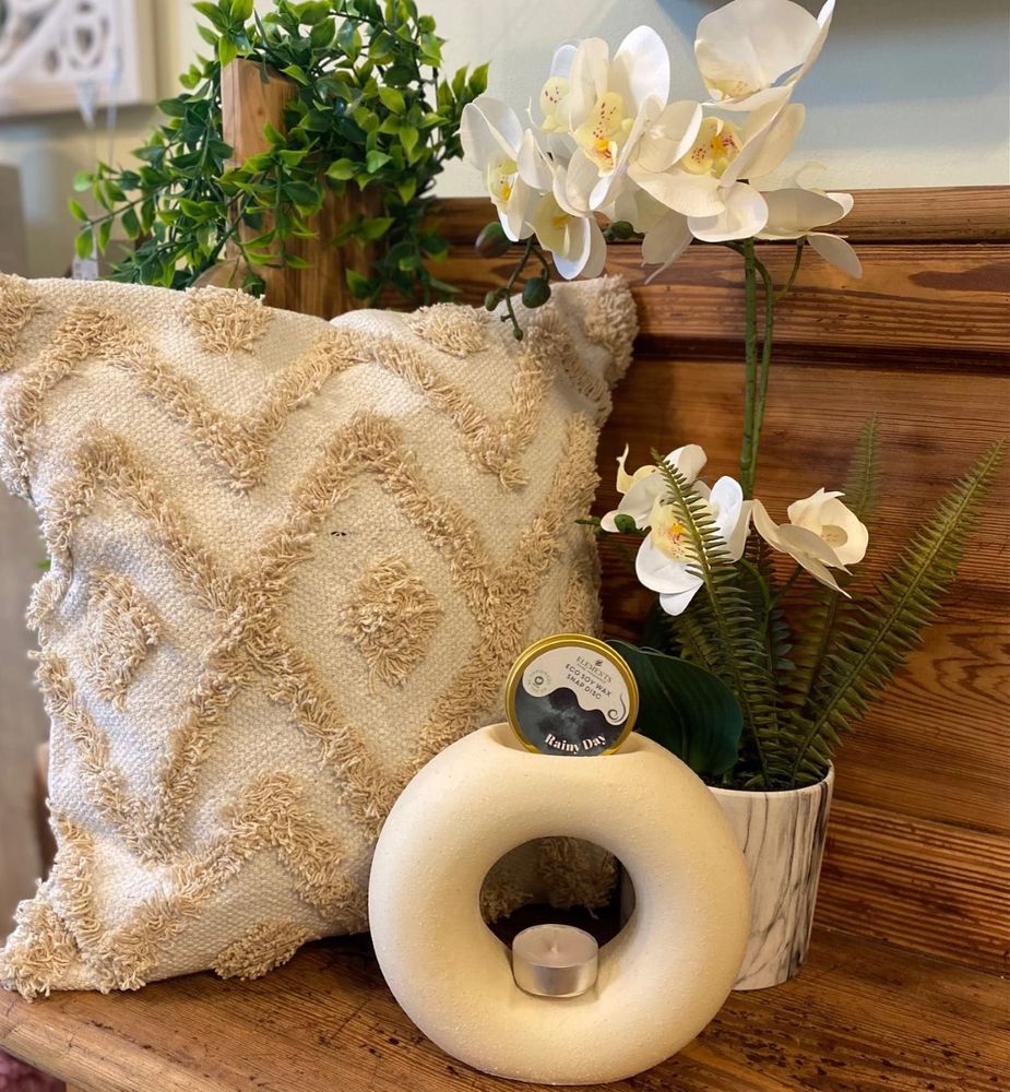 Scandi Cushion with Orchid & Doughnut Wax Burner