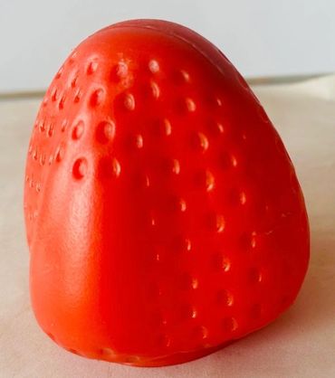 Category : Ice Cream cup
Shape : Strawberry
Capacity : 100 ml
Material : HDPE 
MOQ : 1000
Customizat