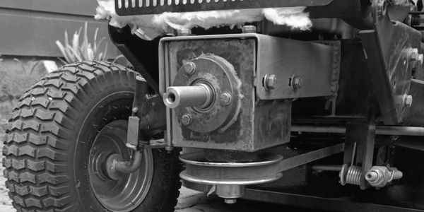 Front LT4825 mower PTO shaft output to connect the attachments