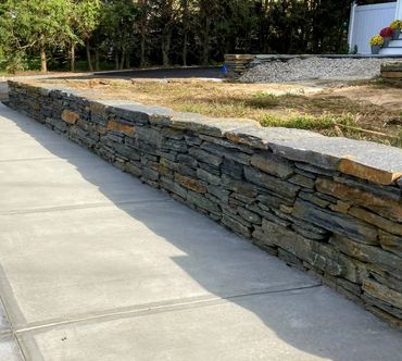 Stone retaining wall