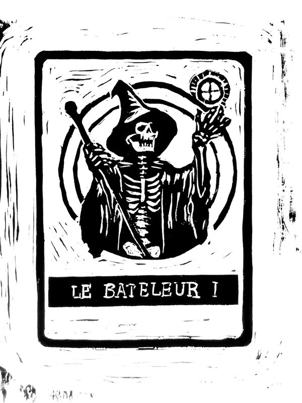 Black and white tarot card featuring a skeletal magician labeled 'Le Bateleur I'.
