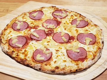 Hawaiian pizza