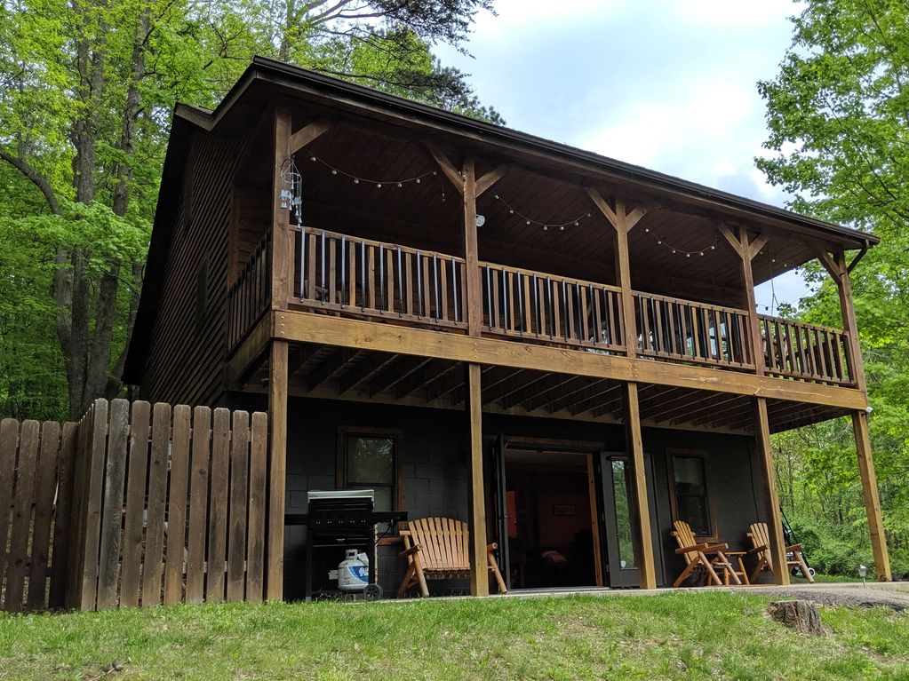 Welcome to Beartastic Outlook in the heart of Hocking Hills.