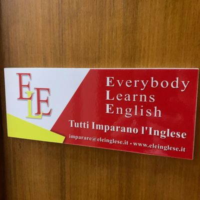 Cartello promozionale per l'apprendimento dell'inglese.