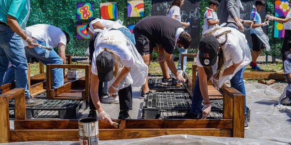 Colaboradores en jornada de acción social