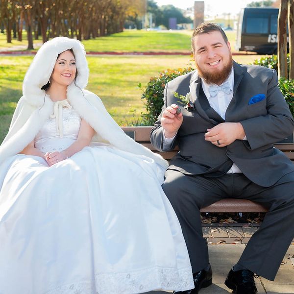 Leslie & Taylor's wedding photo from 2020
