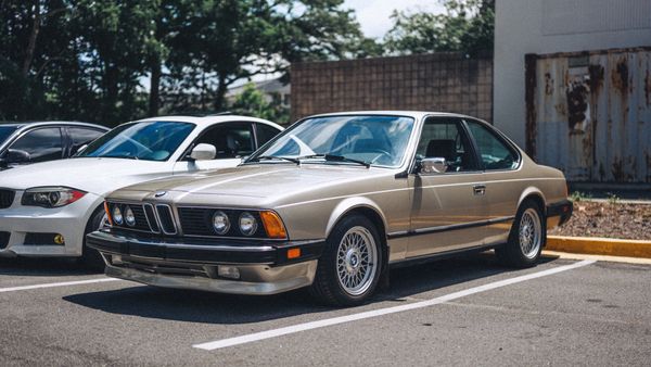 Classic BMW outside Wolfpen in Roswell, GA for BMW meetup in June