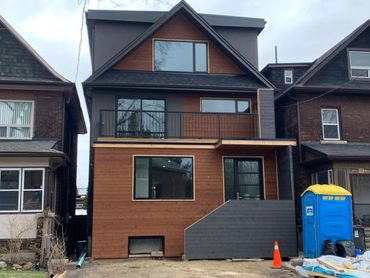Custom home built by Delin Builds in the Roncesvalles area of Toronto, with all of the exterior sidi