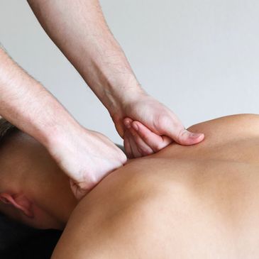 Soft tissue therapy in Chingford-shoulder pain relief, mobility