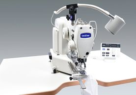 Brother, KE-430, Kleinfeldriegler. Spezialmaschine zum Gleiterannähen und Vorhangfalte heften