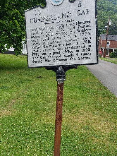 Sign in Cumberland Gap about Daniel Boone.