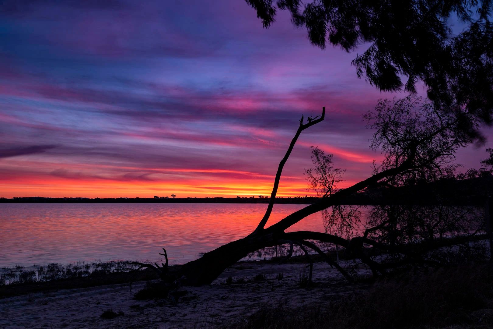 Sunset at Lake Norring, Western Australia.   Sunset and long exposure photography.