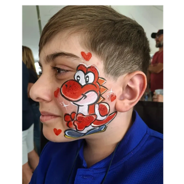 Dinosaure rouge sur joue, appliqué par la talentueuse artiste Maquillage de Hugo Lemay Animation