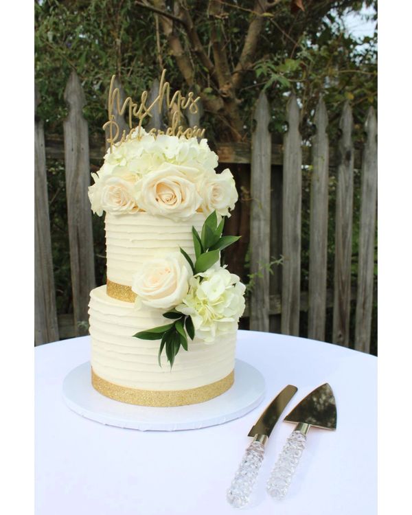 Neutral Wedding Cake