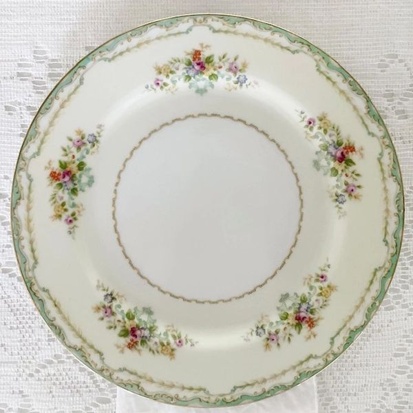 Bridal shower tableware
