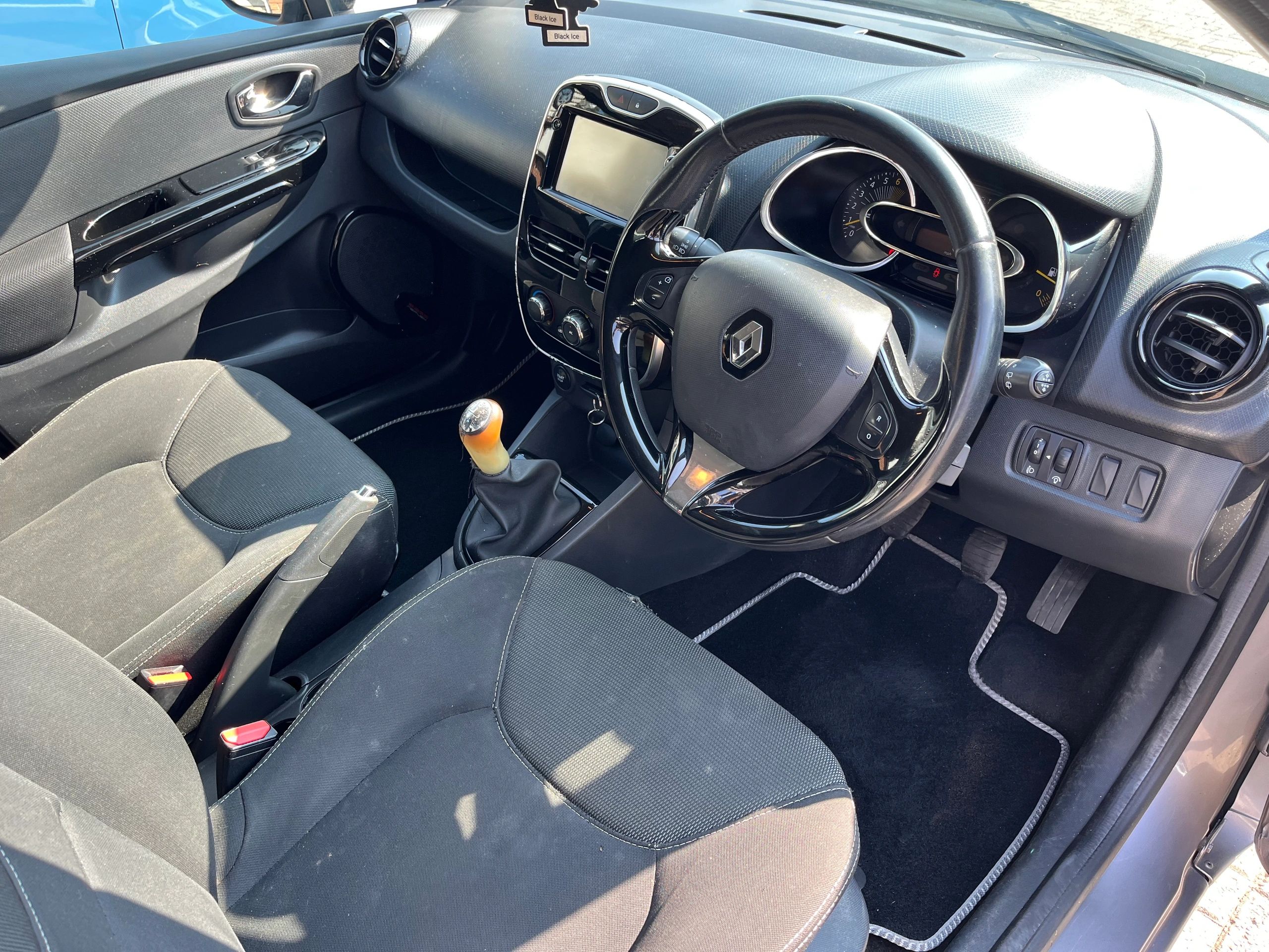 2014 Renault Clio thumbnail 12