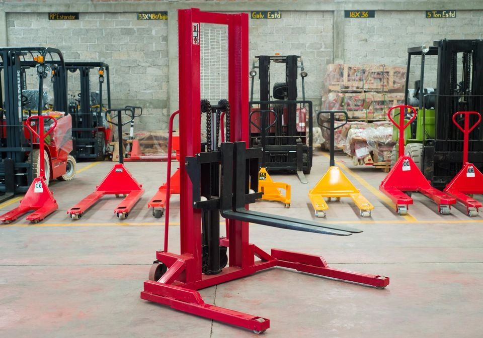 apilador, apilador tipo w, apilador 1.60 metros, tarimas, carga, elevacion
apilador hidraulico ancho