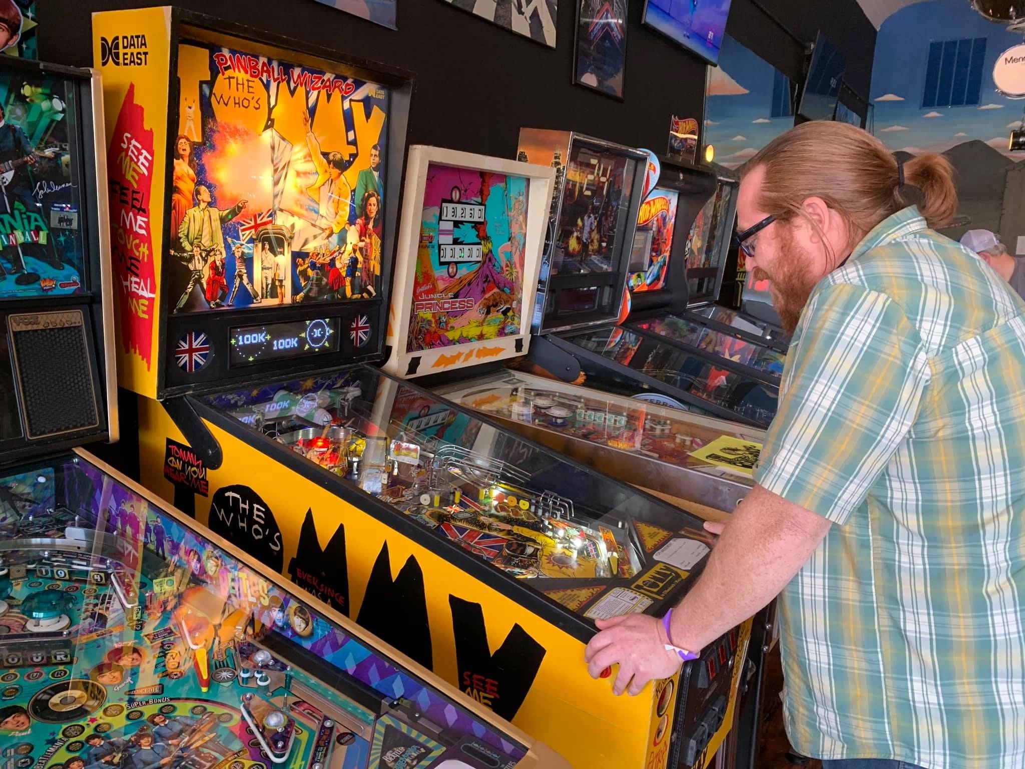 Rock 'N Roll Pinball - Arcade, Beer, Pinball