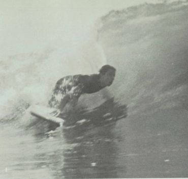 Andy Kaplan carving a left