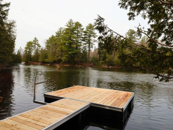 Image de quai flottant avec revêtement en cèdre
Gatineau
Ottawa
Val-des-Monts
Rivière des Outaouais